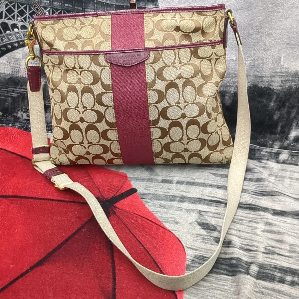 Coach Signature Canvas Tote
